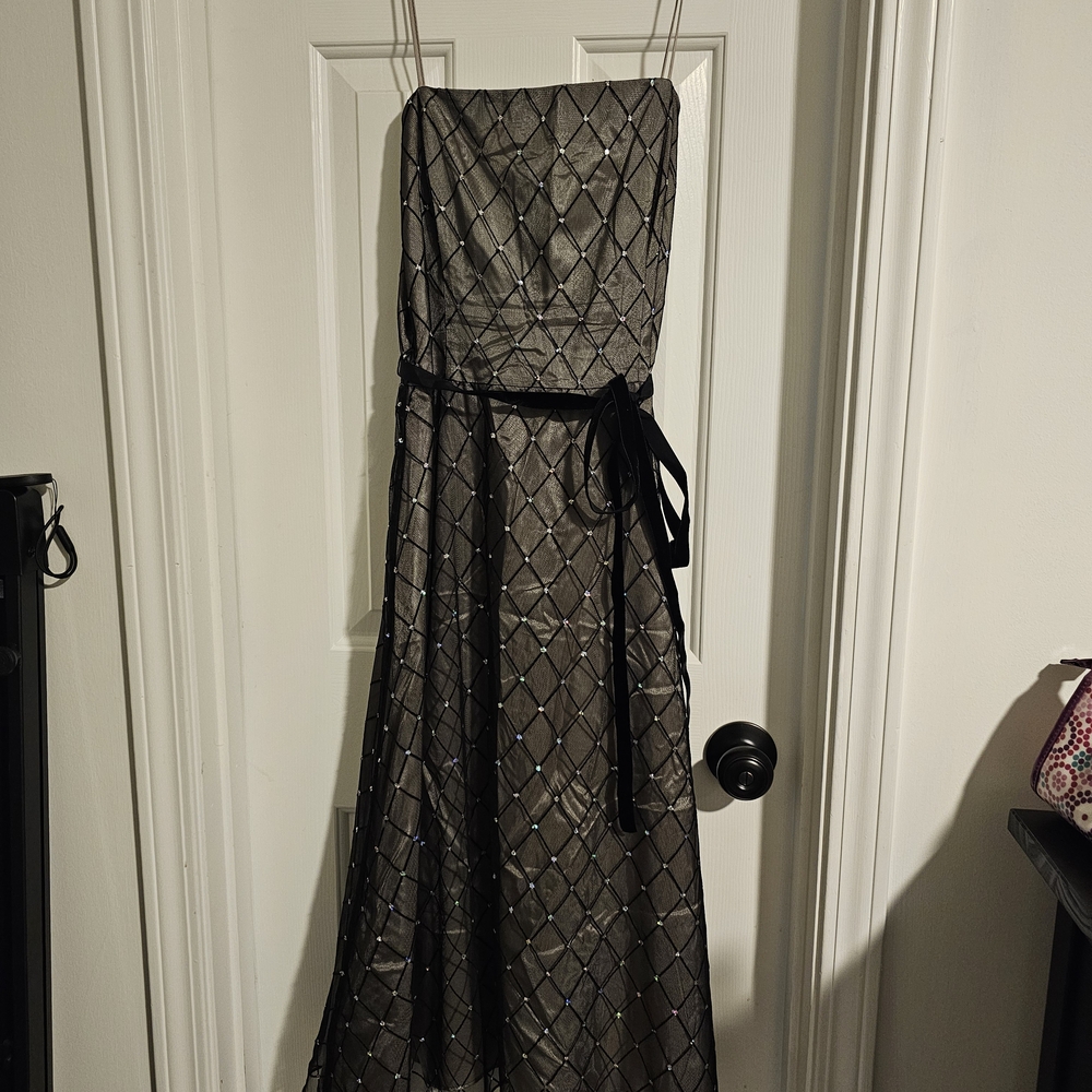 Jessica Howard Strapless Black and Gray Dress